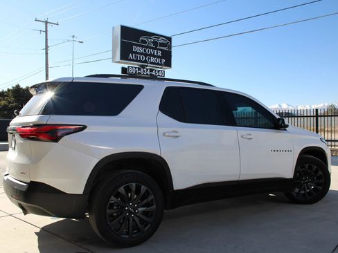 Used 2022 Chevrolet Traverse RS image 6