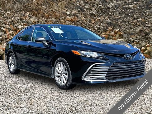 Used 2023 Toyota Camry LE w/ Cold Weather Package AWD/4WD image 10