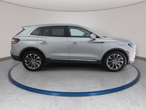 Used 2023 Lincoln Nautilus Reserve w/ Equipment Group 201A AWD/4WD image 4