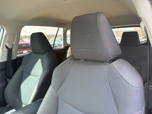 Used 2019 Toyota RAV4 LE image 11