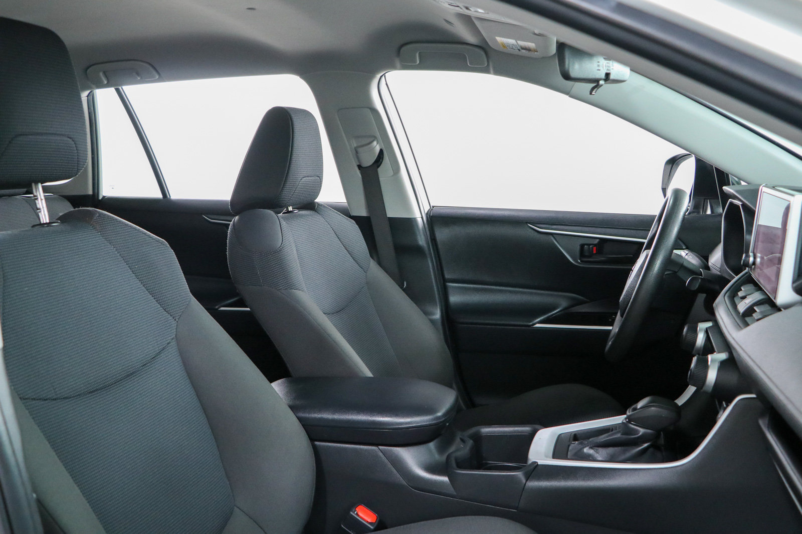 Used 2024 Toyota RAV4 LE FWD image 26