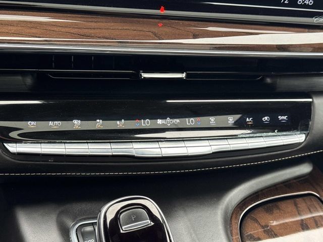 Used 2021 Cadillac Escalade Sport Platinum AWD/4WD image 16