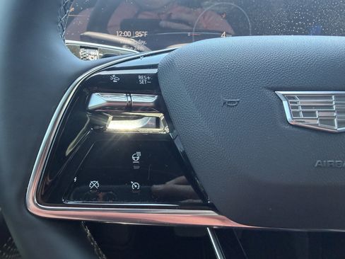 Used 2024 Cadillac Lyriq Sport AWD/4WD image 26
