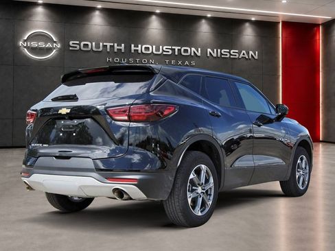Used 2025 Chevrolet Blazer LT AWD/4WD image 4