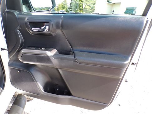 Used 2022 Toyota Tacoma Limited image 23