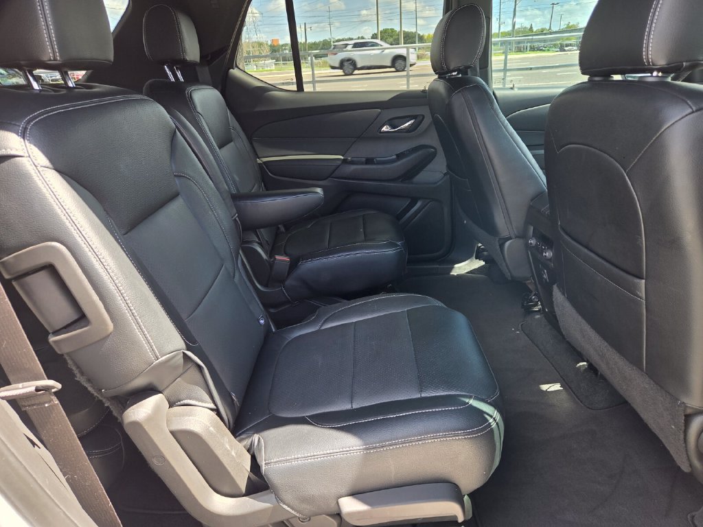 Used 2023 Chevrolet Traverse LT FWD image 15