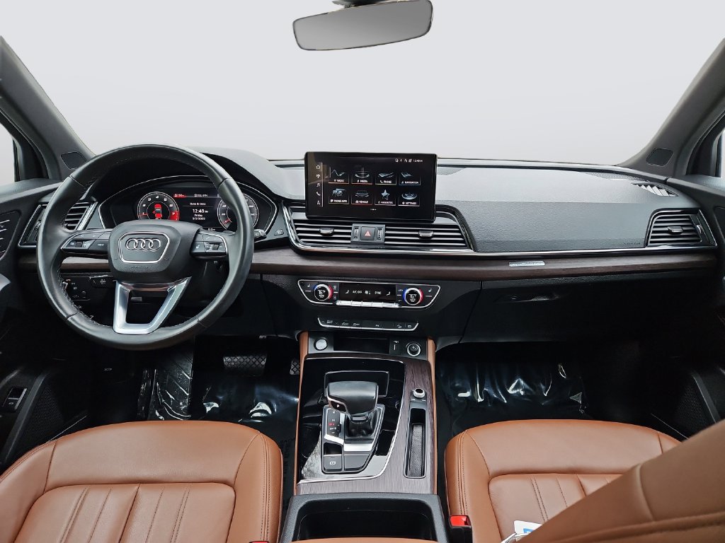 Used 2021 Audi Q5 2.0T Premium Plus w/ Premium Plus Package AWD/4WD image 11