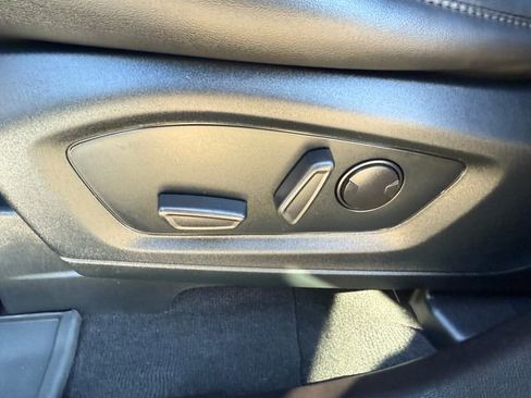 Used 2022 Ford Explorer XLT w/ Equipment Group 202A image 20