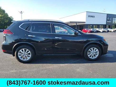 Used 2020 Nissan Rogue SV FWD image 1