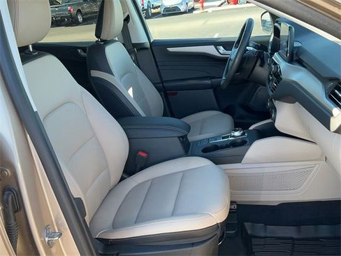 Used 2021 Ford Escape SEL w/ Technology Package image 18