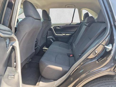 Used 2021 Toyota RAV4 LE FWD image 19