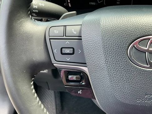 Used 2025 Toyota Camry SE w/ Convenience Package FWD image 25