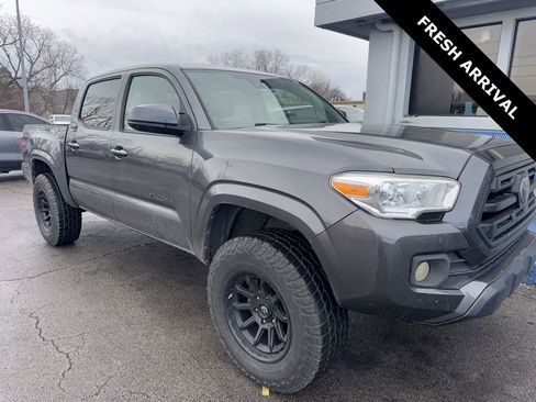 Used 2019 Toyota Tacoma SR w/ SR Convenience Package image 3