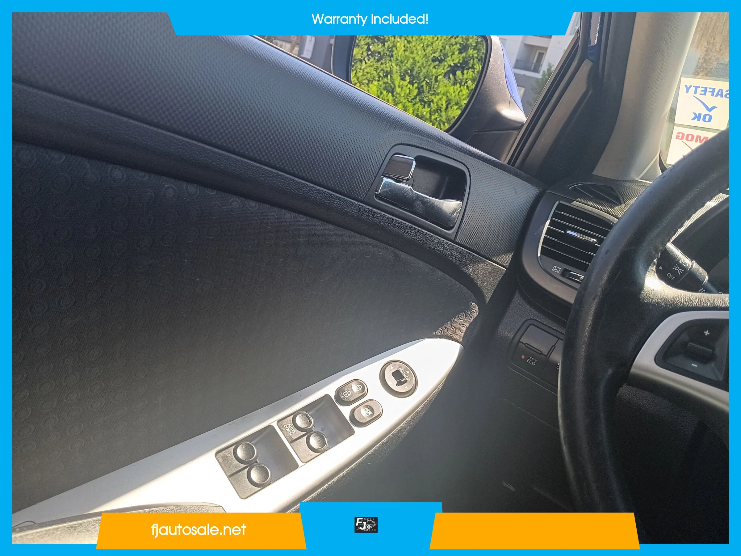 Used 2012 Hyundai Accent SE FWD image 21