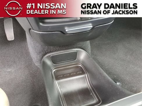 Used 2022 Chrysler Pacifica Touring FWD image 19