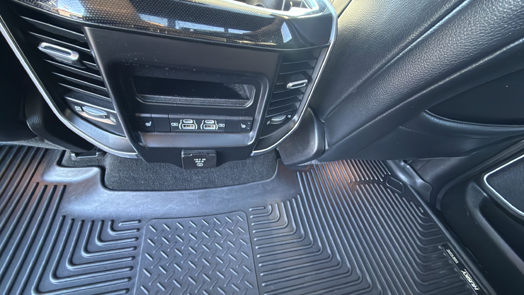 Used 2021 RAM 1500 Laramie AWD/4WD image 25