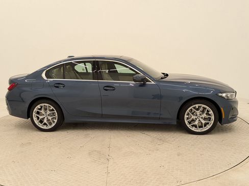 Used 2025 BMW 330i Sedan w/ Premium Package image 8
