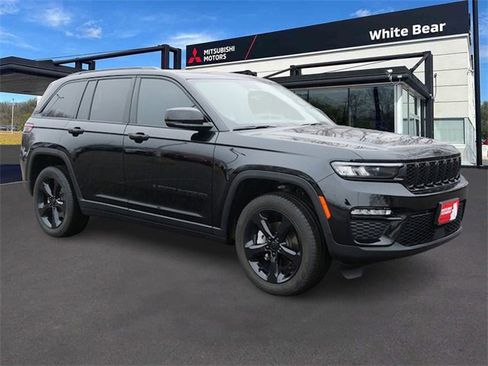 Used 2023 Jeep Grand Cherokee Limited w/ Black Appearance Package image 1