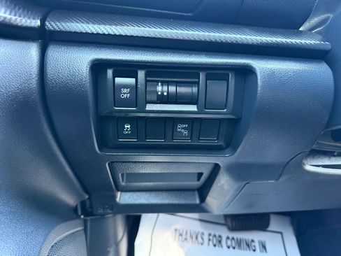 Used 2018 Subaru Crosstrek 2.0i Premium w/ Eyesight System image 19