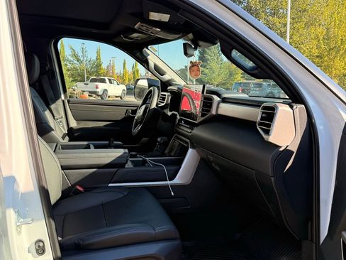 Used 2025 Toyota Tundra Limited image 9