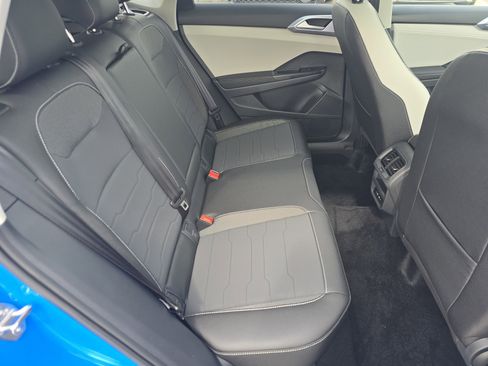 New 2026 Volkswagen Taos SE AWD/4WD image 16