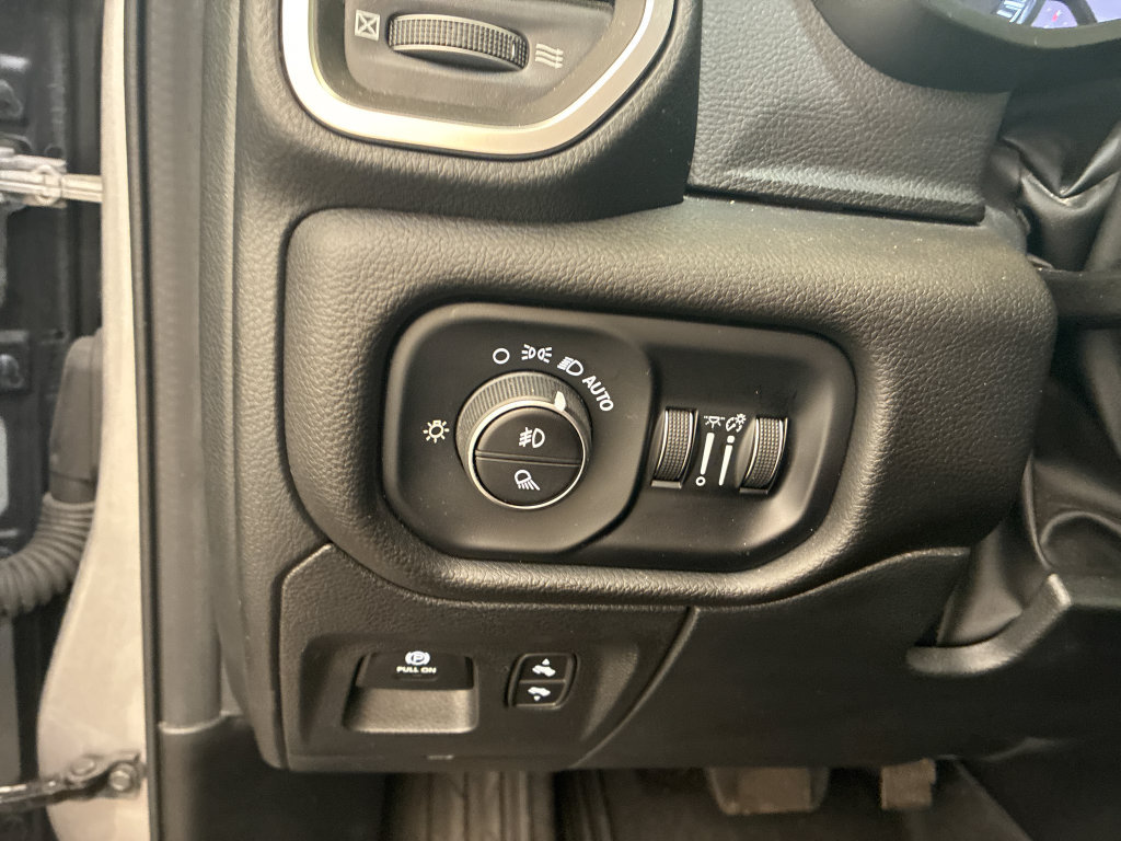 Used 2025 RAM 1500 Big Horn AWD/4WD image 26
