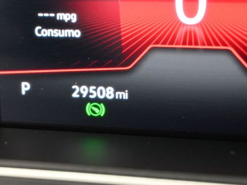 Used 2022 Volkswagen Tiguan SE R-Line image 34