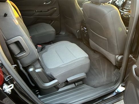 Certified 2023 Chevrolet Traverse LT image 19