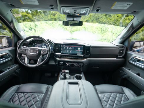 Used 2022 GMC Sierra 1500 Elevation w/ Preferred Package AWD/4WD image 14