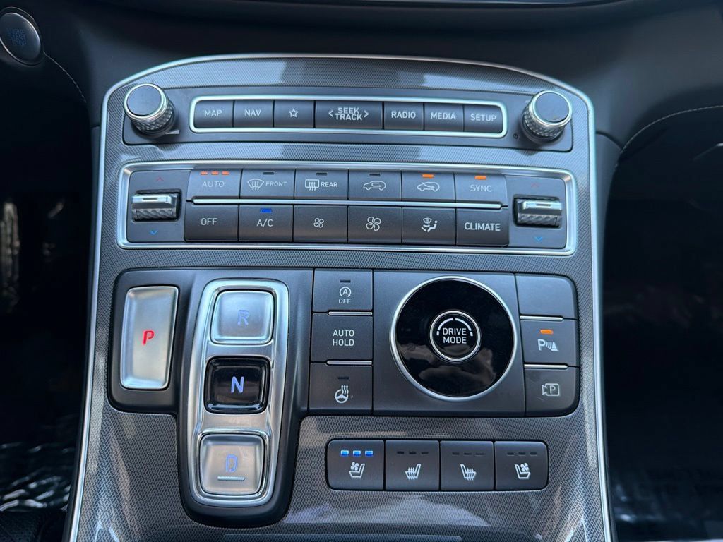Used 2022 Hyundai Santa Fe Calligraphy FWD image 17