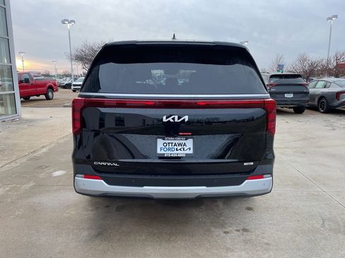 New 2026 Kia Carnival LXS FWD image 6