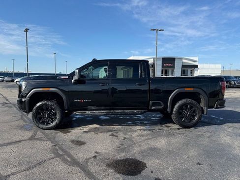 Used 2024 GMC Sierra 2500 AT4 w/ AT4 Preferred Package AWD/4WD image 5