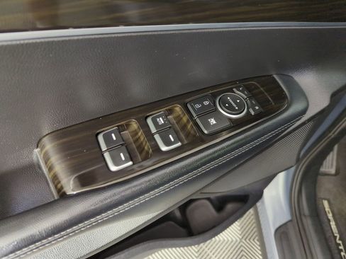 Used 2019 Kia Sorento L image 19