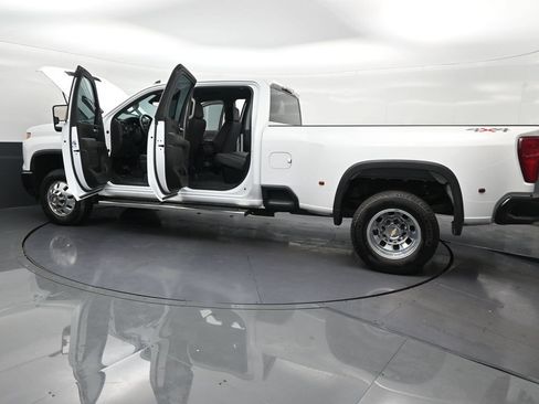 Used 2026 Chevrolet Silverado 3500 W/T AWD/4WD image 34