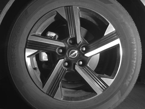 Used 2025 Nissan Sentra SV image 12