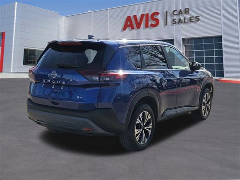 Used 2023 Nissan Rogue SV image 6