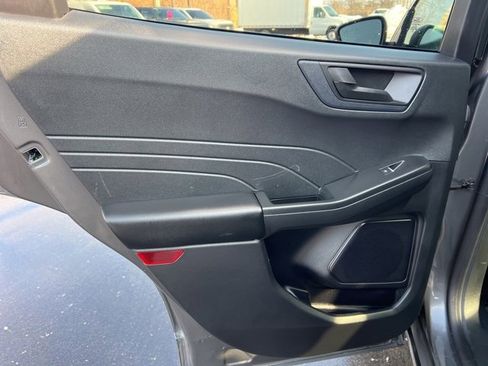 Used 2022 Ford Escape SE w/ Convenience Package image 16