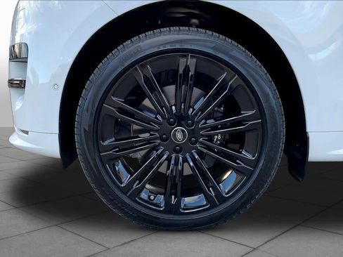 Used 2024 Land Rover Range Rover Sport Dynamic SE image 9