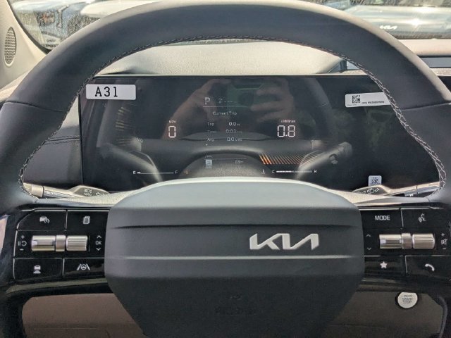 New 2027 Kia Carnival LX FWD image 26
