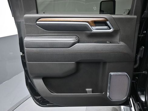 Used 2025 Chevrolet Silverado 2500 High Country image 37