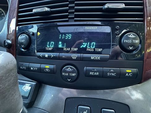 Used 2005 Toyota Sienna XLE Limited FWD image 63