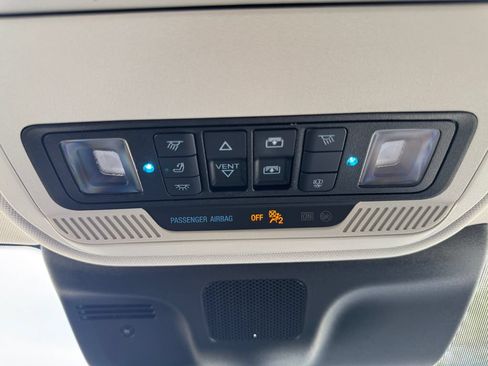 Used 2025 Ford Expedition Active AWD/4WD image 38