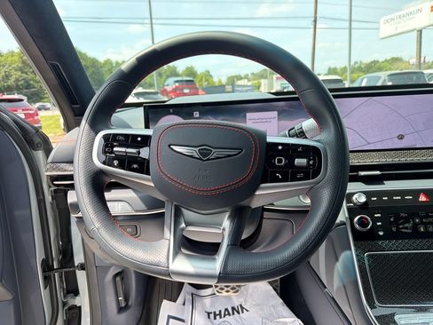 Used 2025 Genesis GV80 3.5T e-SC AWD/4WD image 17