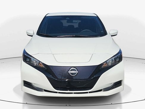 Used 2025 Nissan Leaf S FWD image 9