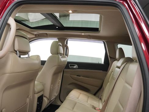 Certified 2020 Jeep Grand Cherokee Limited w/ Luxury Group II image 22