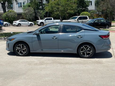 Used 2024 Nissan Sentra SV FWD image 3