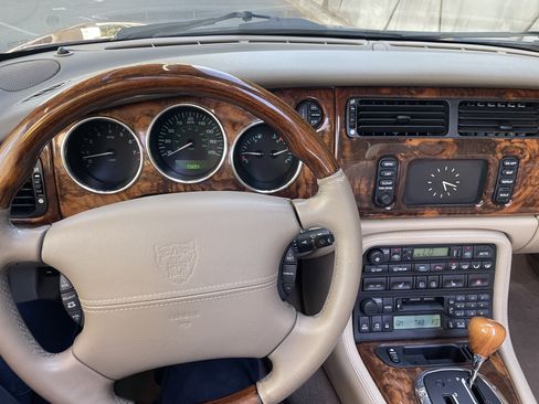 Used 2004 Jaguar XK8 Convertible RWD image 13