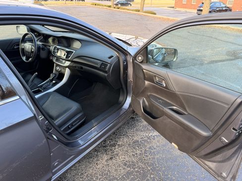 Used 2015 Honda Accord Touring image 15