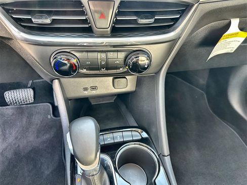 Certified 2025 Buick Encore GX Preferred w/ Comfort Package image 27