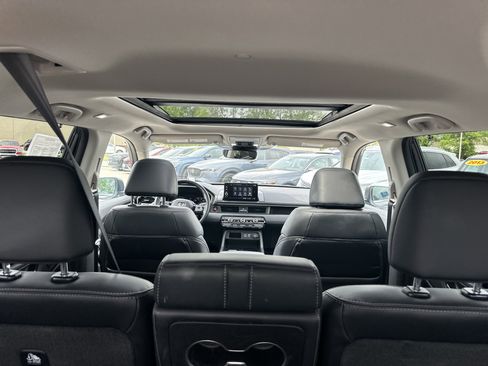 Used 2023 Honda Pilot Touring image 13
